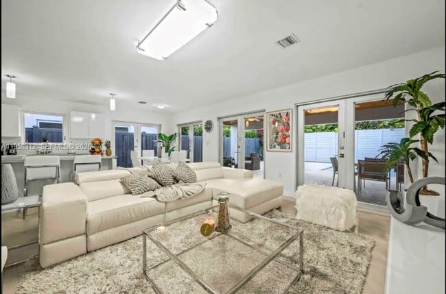 Building Photo - 3427 Frow Ave