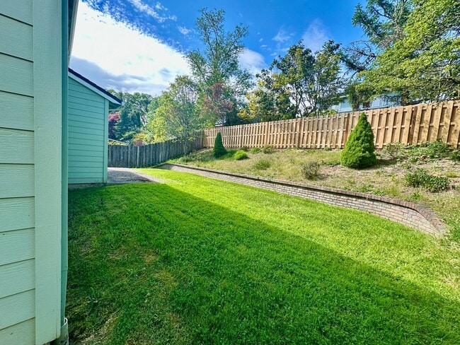 Building Photo - 5 bedroom, swimming pool, Gym, close to OSU