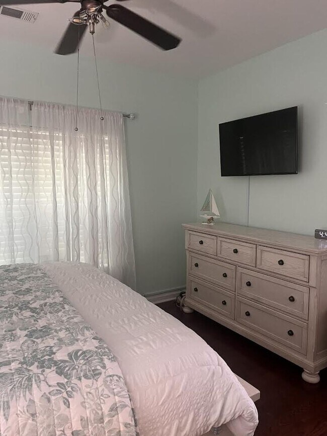 Building Photo - Stunning Two Bedroom Condo - Fully Furnished - Mira Vista - James Island