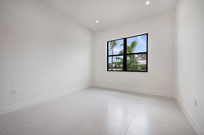 Building Photo - 12526 Solana Bay Cir