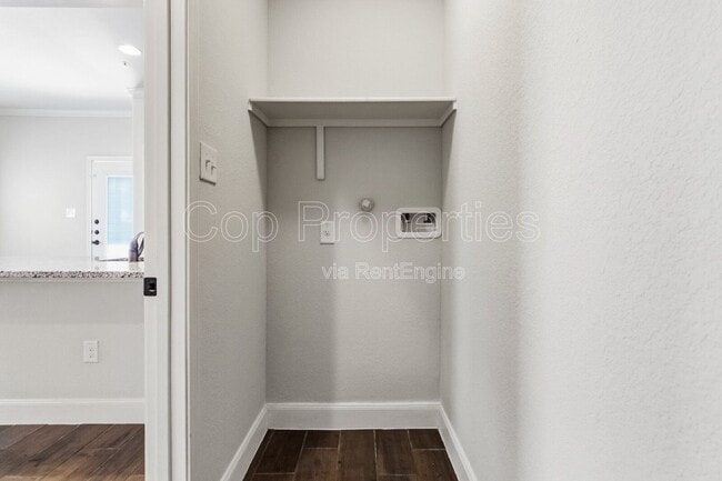 Building Photo - 6314 Melanzane Ave