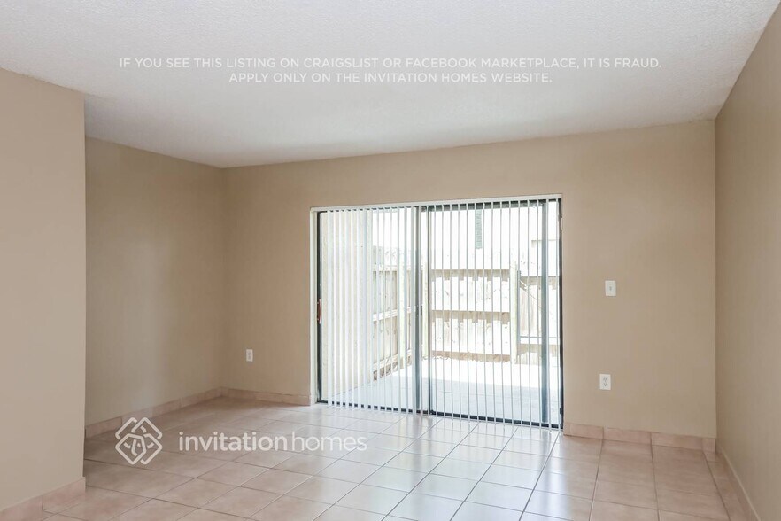 Building Photo - 9489 Palm Cir N
