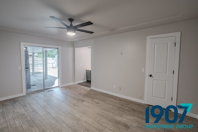 Building Photo - 1213 SW 97th St