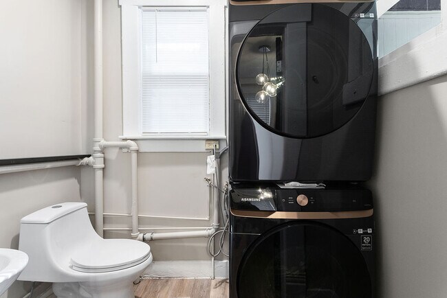 1/2 bath with washer/dryer - 1287 Mooberry St