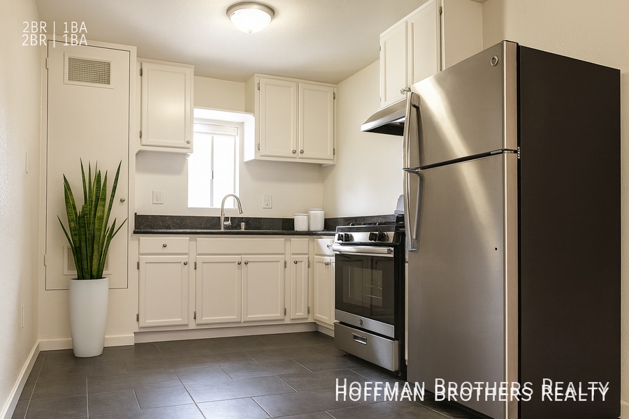 Building Photo - 6025 Ernest Ave