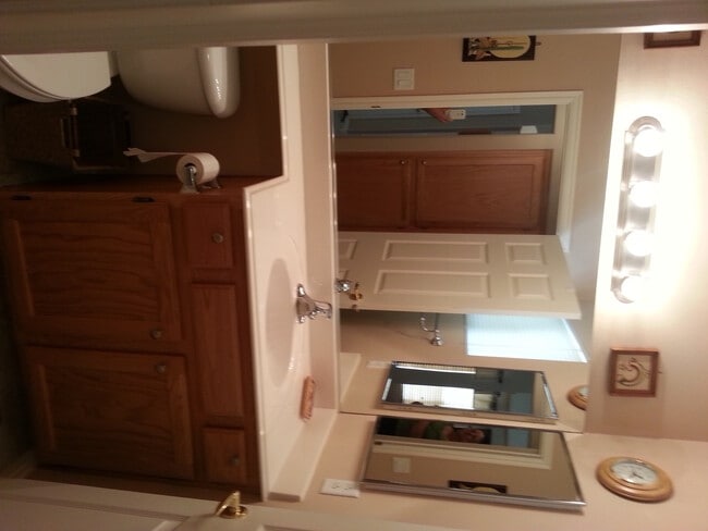 Building Photo - Sun River 2 Bedroom 2 Bath