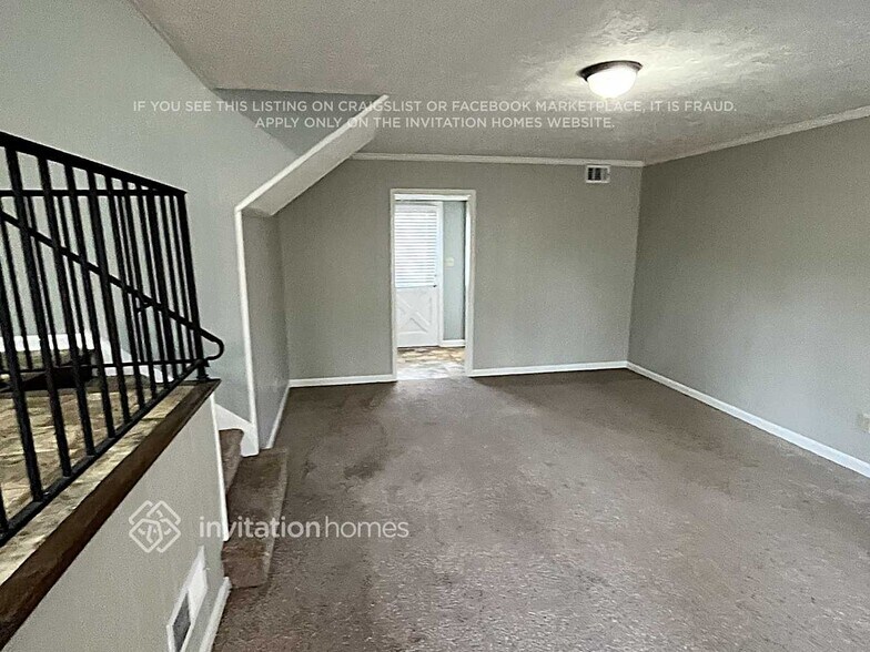 Building Photo - 230 Meadowood Ct