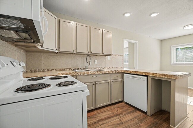 Building Photo - 6500 Haden Dr