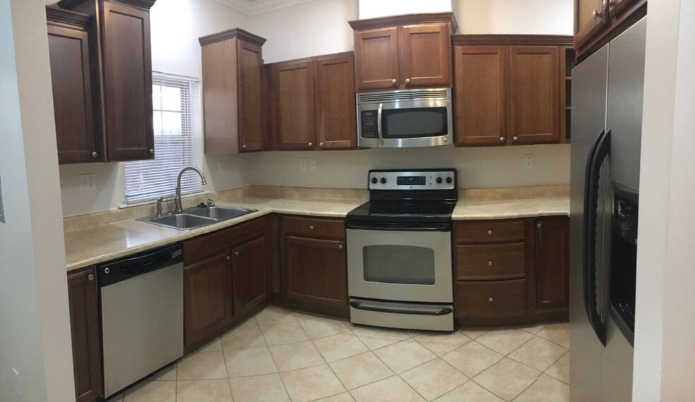 Building Photo - 212 Park Pointe Way