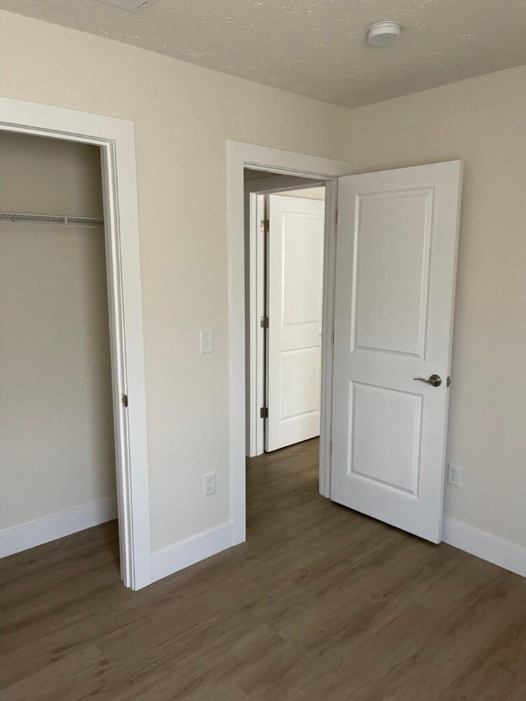 Building Photo - 4231 Otter Creek Dr