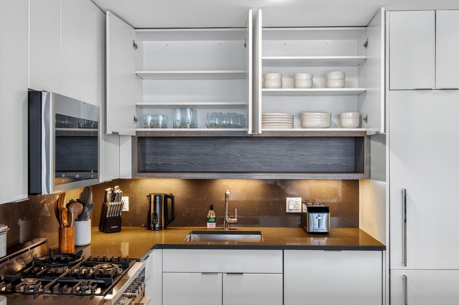 Building Photo - 68 W 37th St