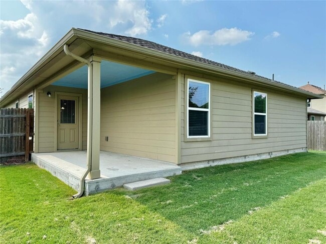 Building Photo - 715 Luna Vista Dr