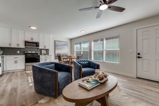 Interior Photo - Lakewood Gardens