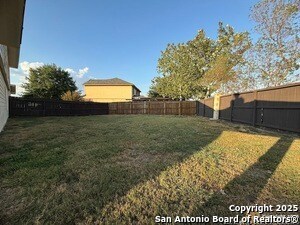 Building Photo - 570 Roadrunner Ave
