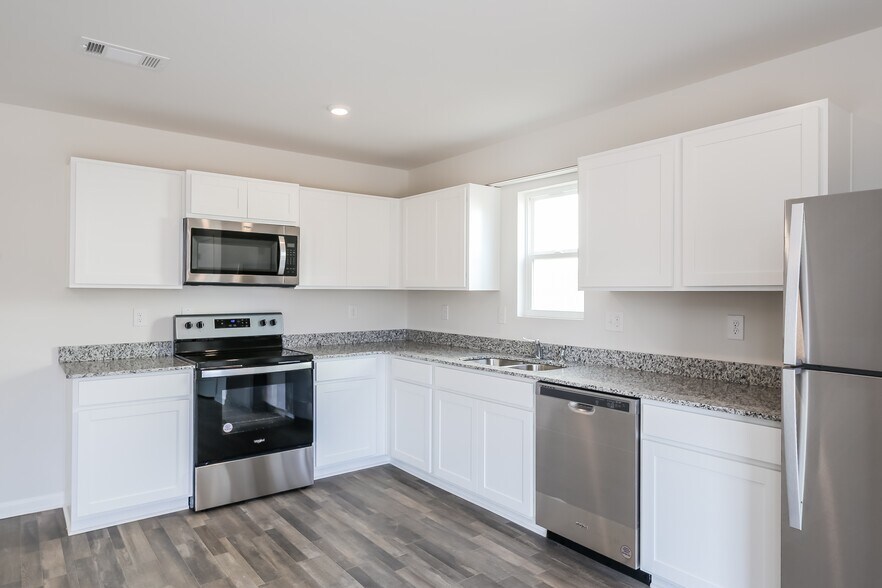 Building Photo - 132 Evonshire Blvd