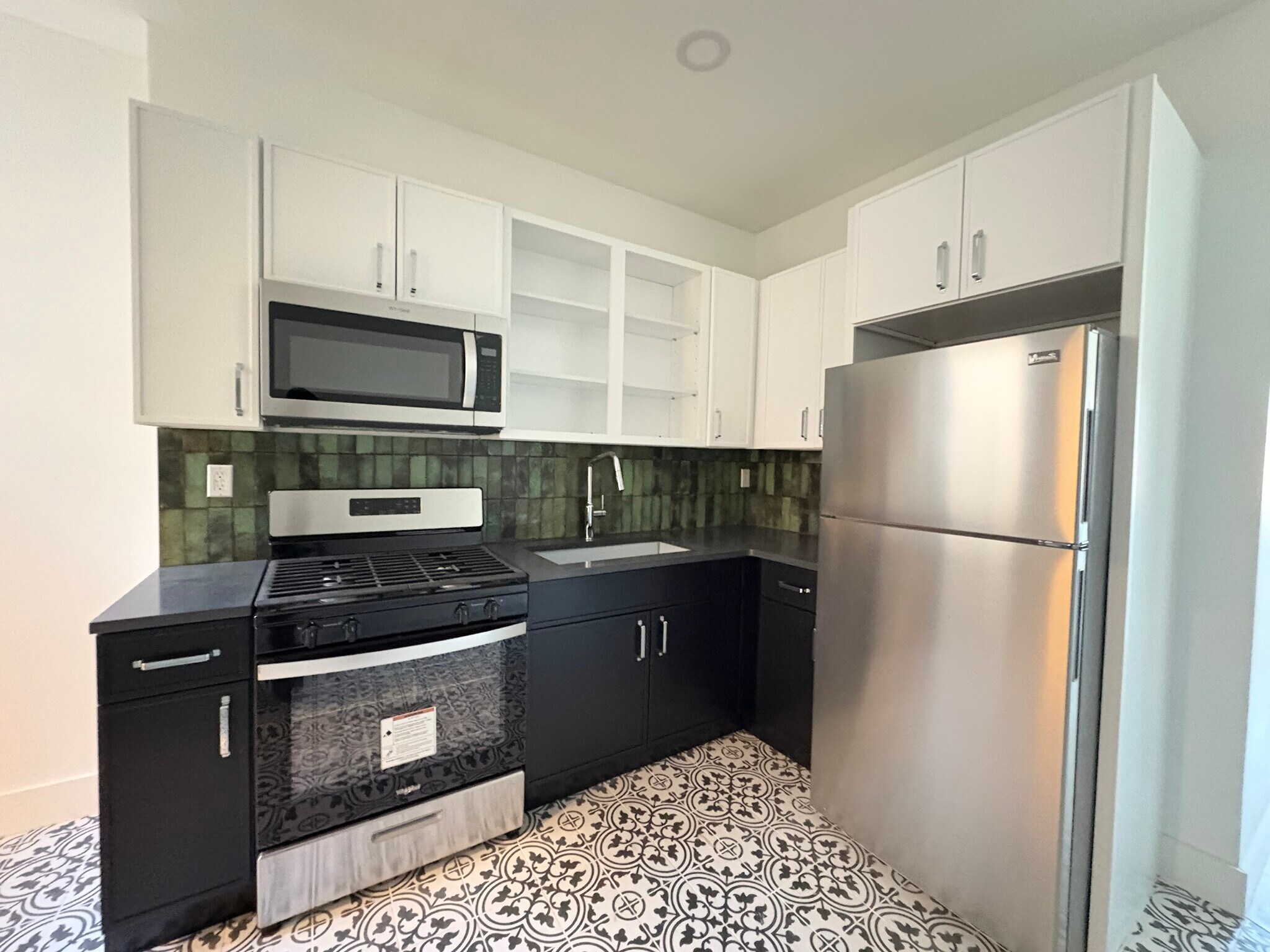 2F - 30 Providence St