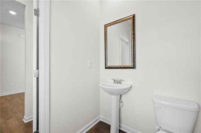 Building Photo - 63 Walnut Grv Wy