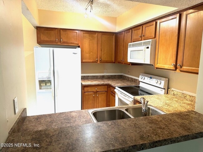 Building Photo - 12171 Beach Blvd