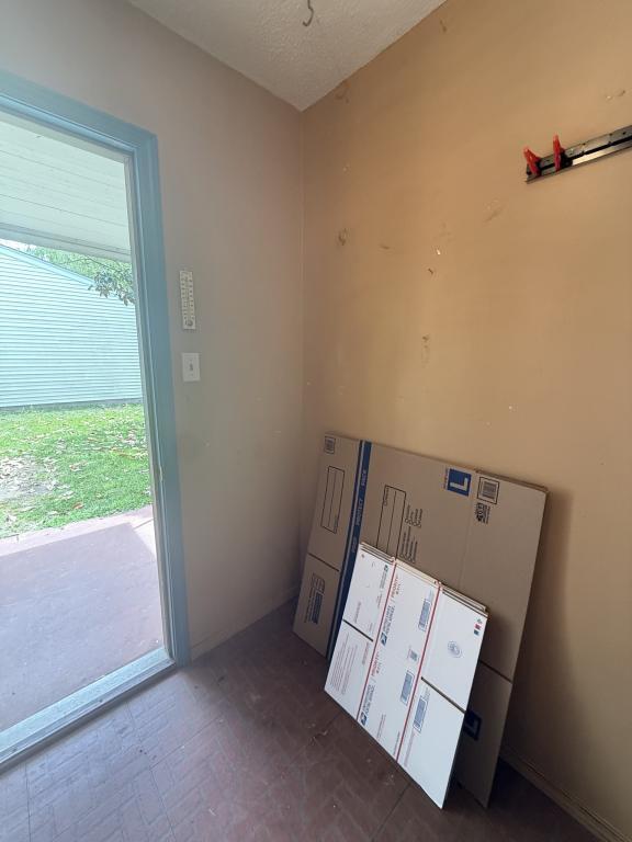 Building Photo - 1745 James Buchanan Dr