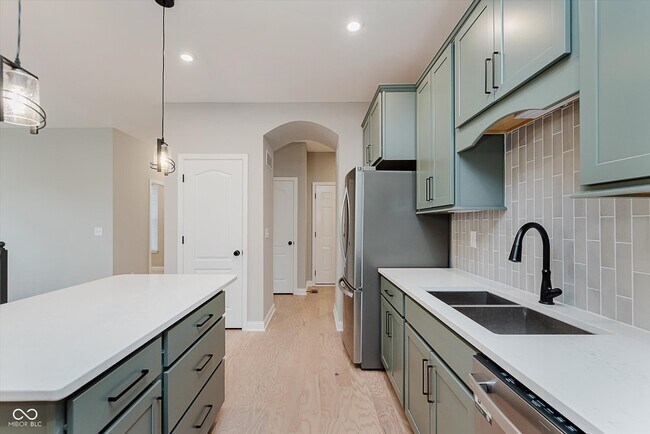 Building Photo - 15099 Covebrook Ln