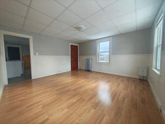 Building Photo - 7 Congress St