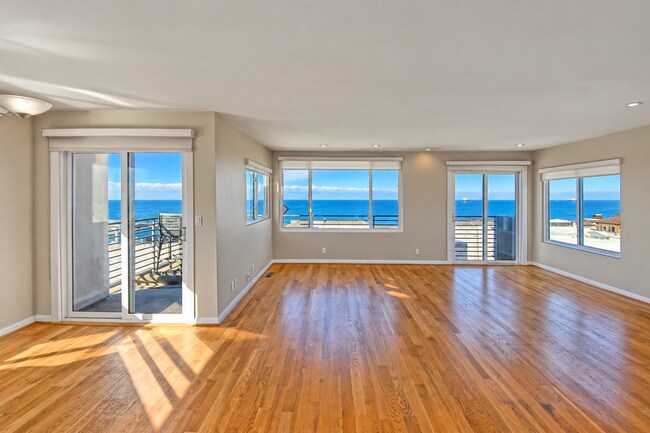 Building Photo - 4021 Crest Dr