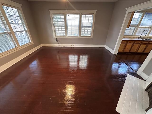 Building Photo - 5614 Columbia Ave