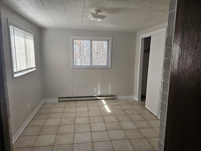 Building Photo - 1001 Brickyard Rd