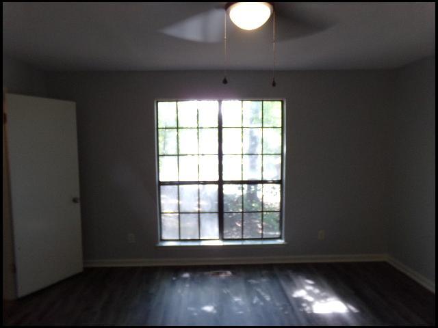 Building Photo - 8 Woodlore Cir