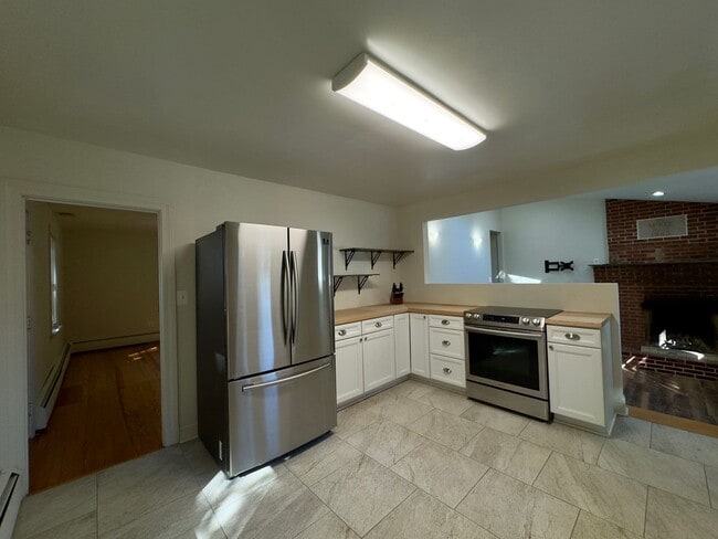 Building Photo - Charming 3 Bedroom/2 Bathroom Home in Spark Glencoe, MD!