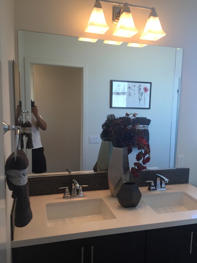 Building Photo - 826 Brickyard Ln