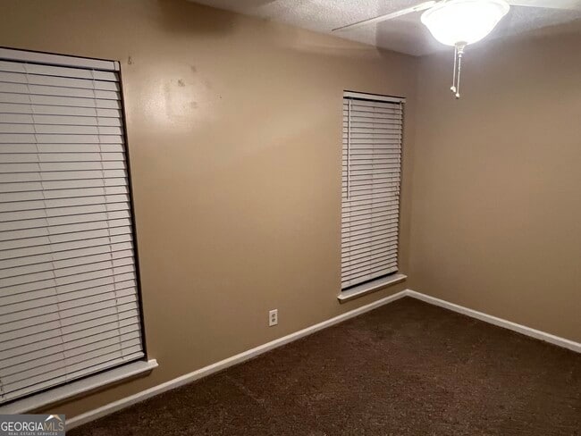 Building Photo - 152 Woodvalley Ct