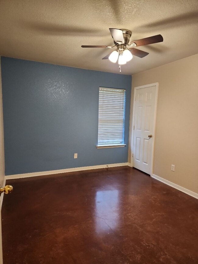 Building Photo - 1606 Libby Ln