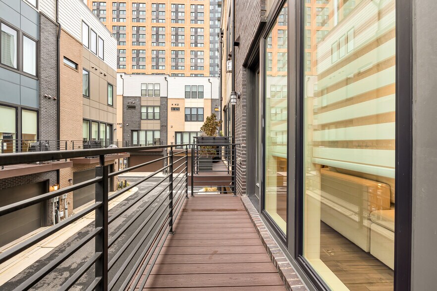 Building Photo - 147 Prairie Ln