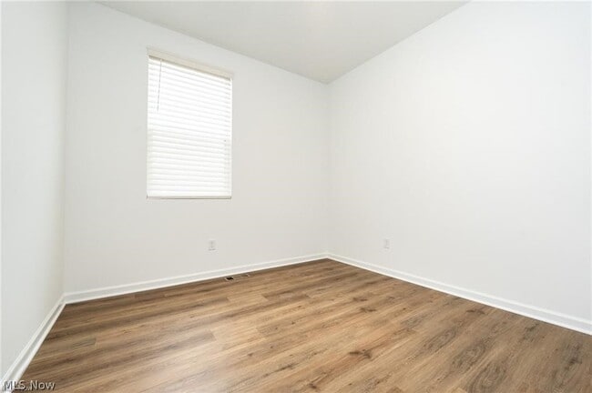 Building Photo - 98 Brewster Dr