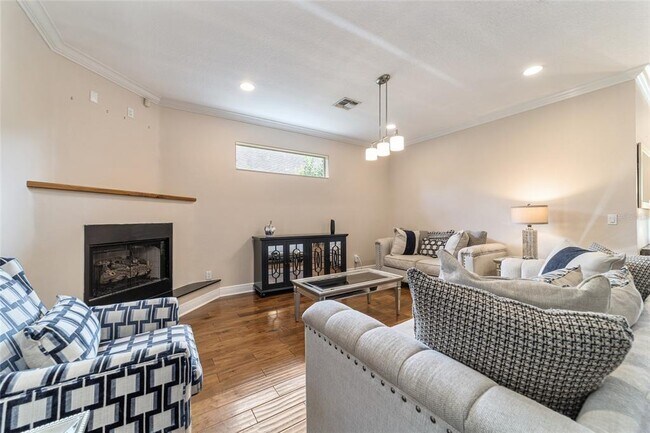 Building Photo - 4903 SW 63rd Loop