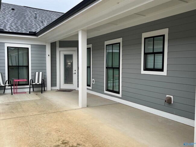 Building Photo - 111 Shylock Ln