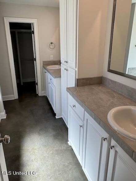 Building Photo - 248 Chartleigh Cir