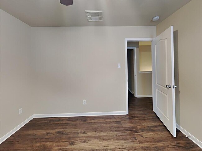 Building Photo - 3743 Jewel Point Dr