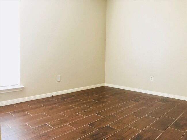 Building Photo - 7659 Alcomita Dr