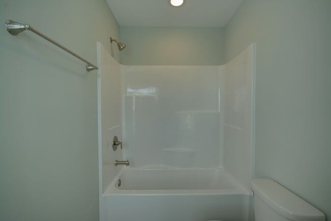 Building Photo - Beachside Village Townhomes: 3 bedroom 3.5...