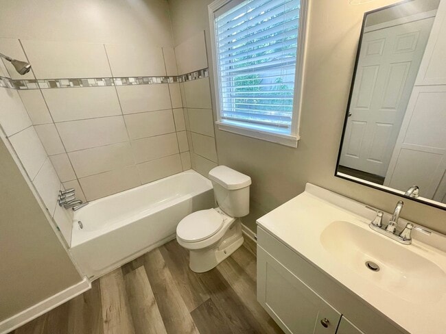 Building Photo - Charming 3 Bedroom Home in Pearl!