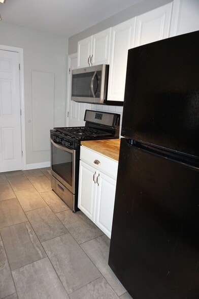 Building Photo - 33647 Bayview Dr