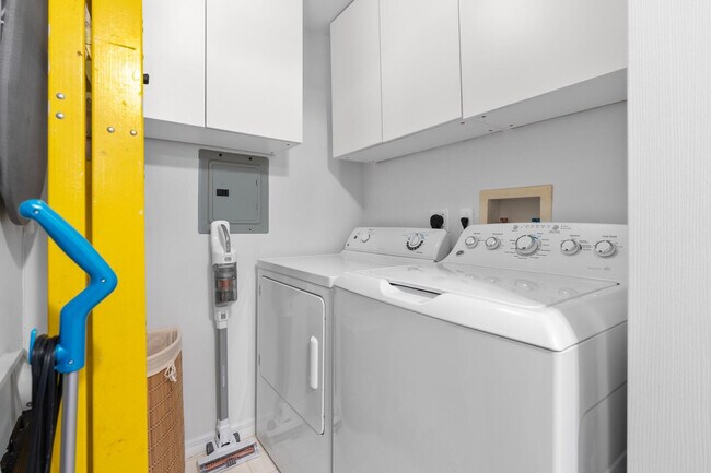 Building Photo - 2417 Tuscany Way