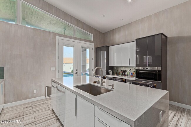 Building Photo - 8302 E Heatherbrae Ave