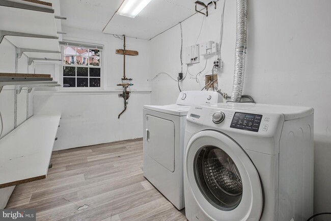 Building Photo - 14669 Cambridge Cir