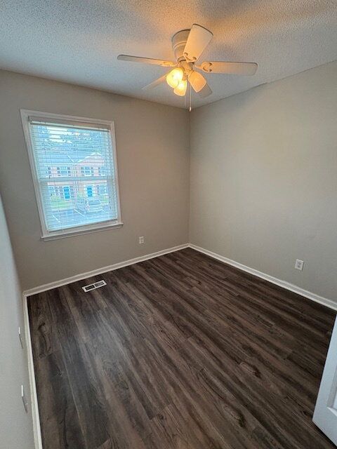 Building Photo - 2700 Thackery Rd