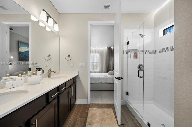 Building Photo - 4642 Pinehurst Trl W