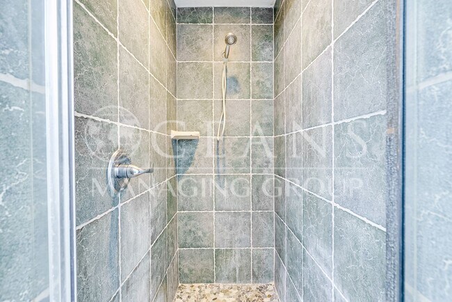 Building Photo - Charming 3-Bedroom Home Just 3 Blocks from...