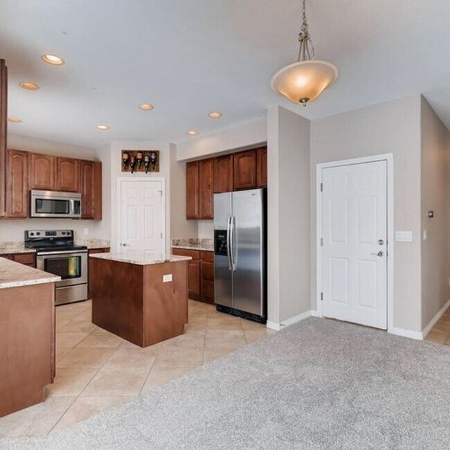 Building Photo - Wonderful Newer Home